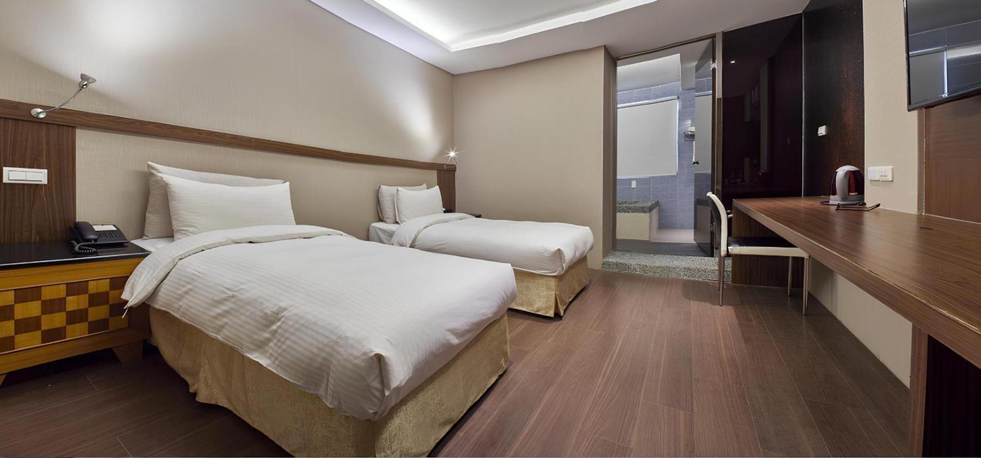 Yuhao Hotel - Hsinchu Branch Екстериор снимка