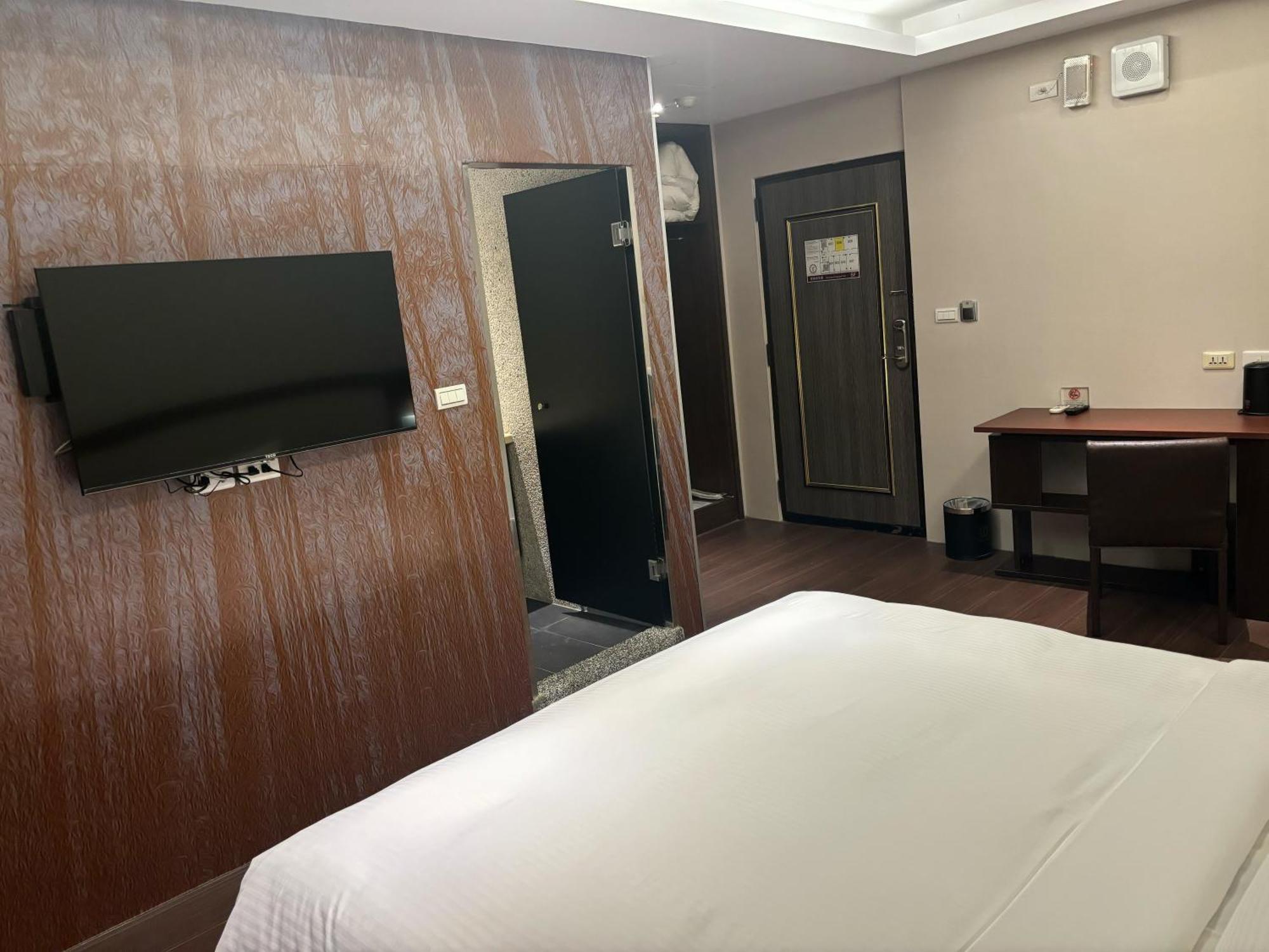 Yuhao Hotel - Hsinchu Branch Екстериор снимка