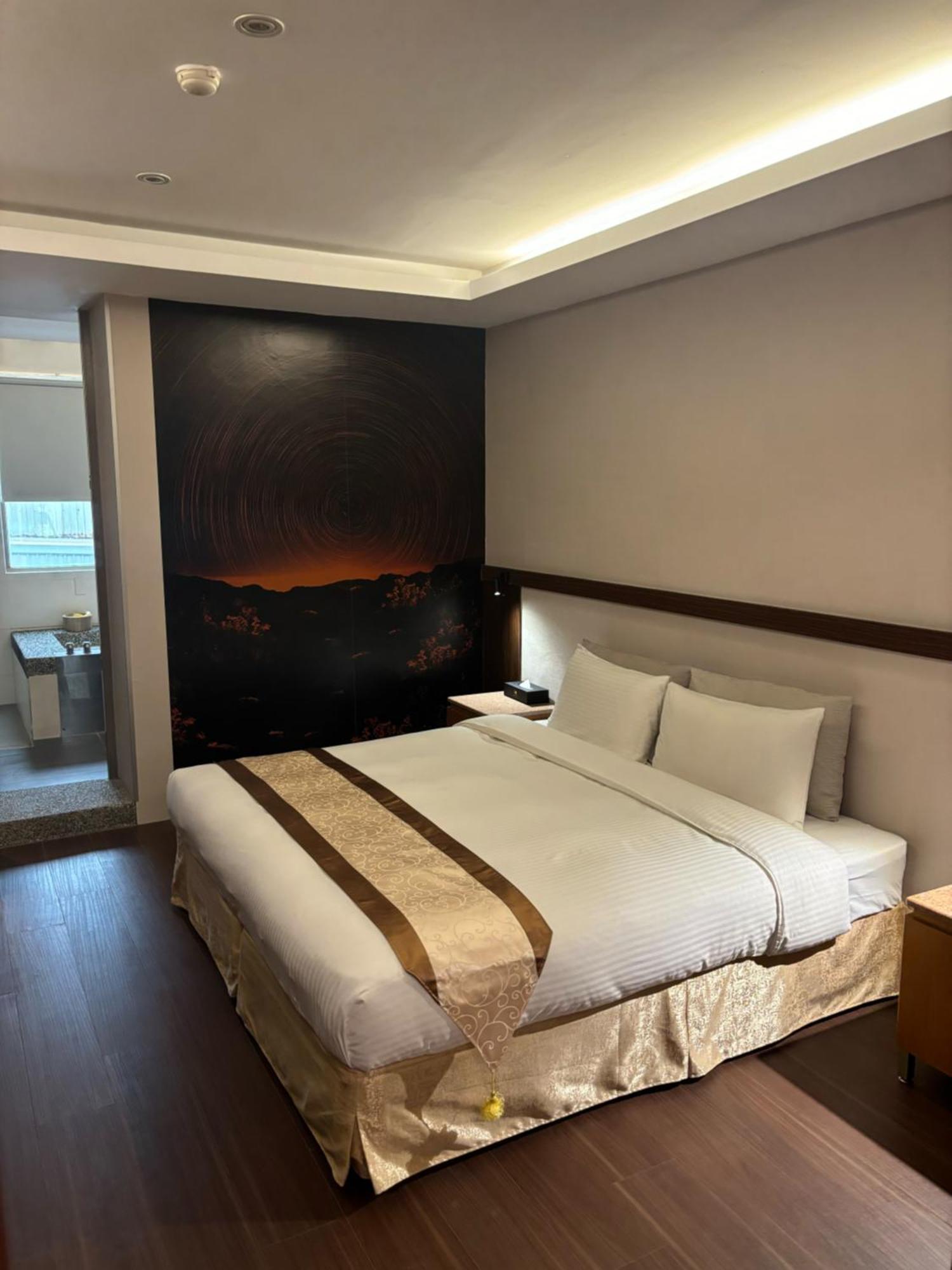 Yuhao Hotel - Hsinchu Branch Екстериор снимка