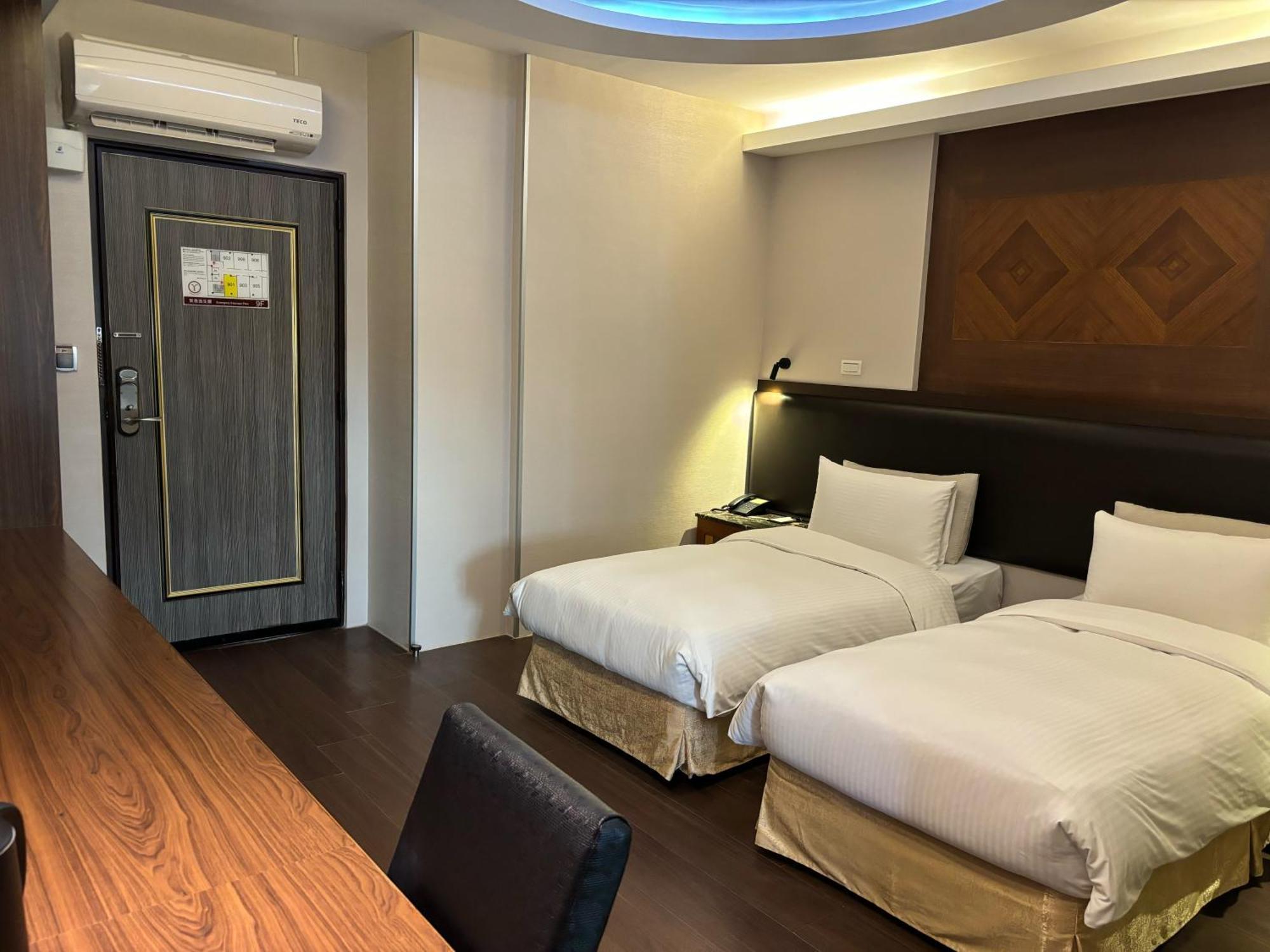Yuhao Hotel - Hsinchu Branch Екстериор снимка