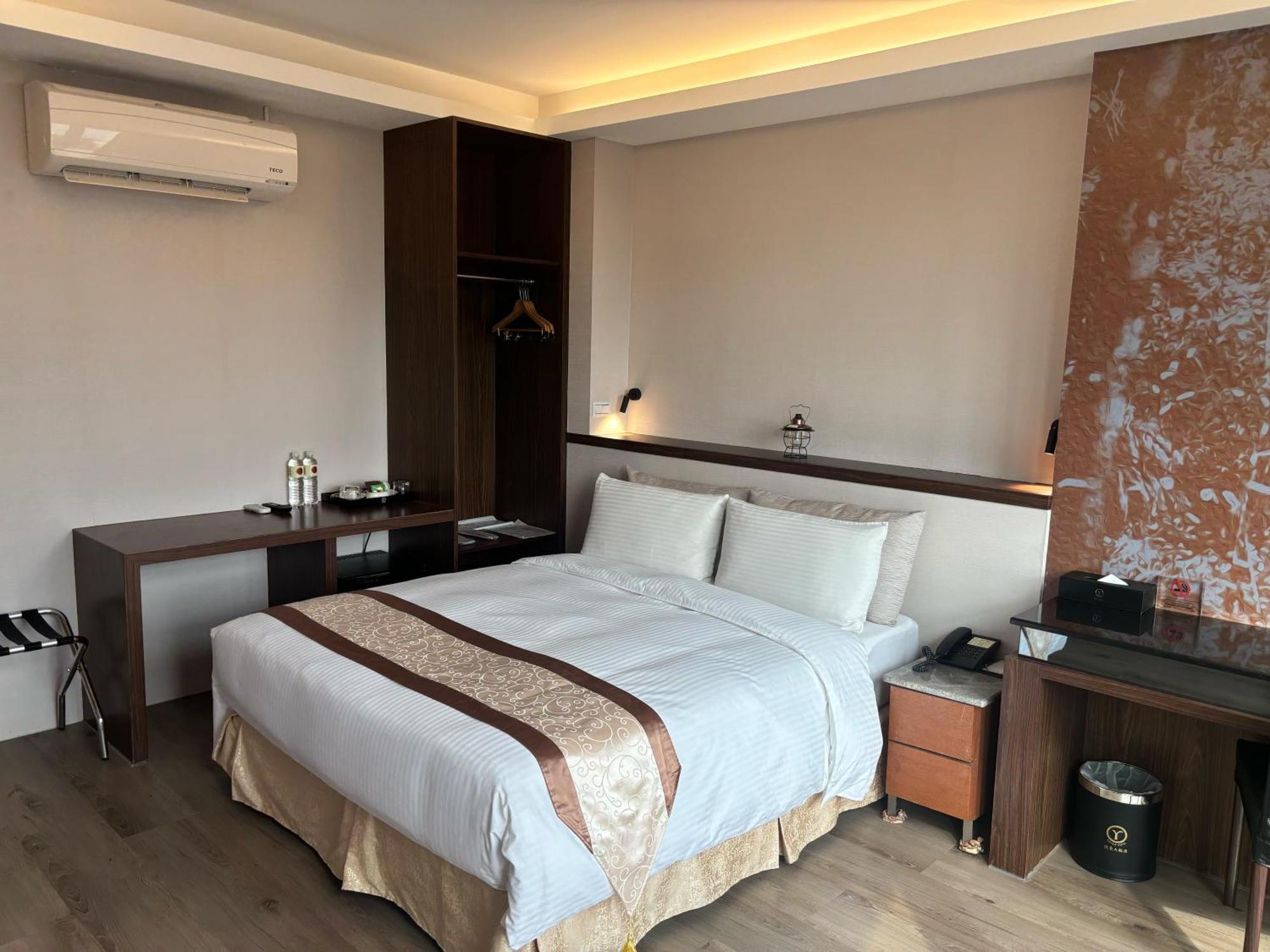 Yuhao Hotel - Hsinchu Branch Екстериор снимка