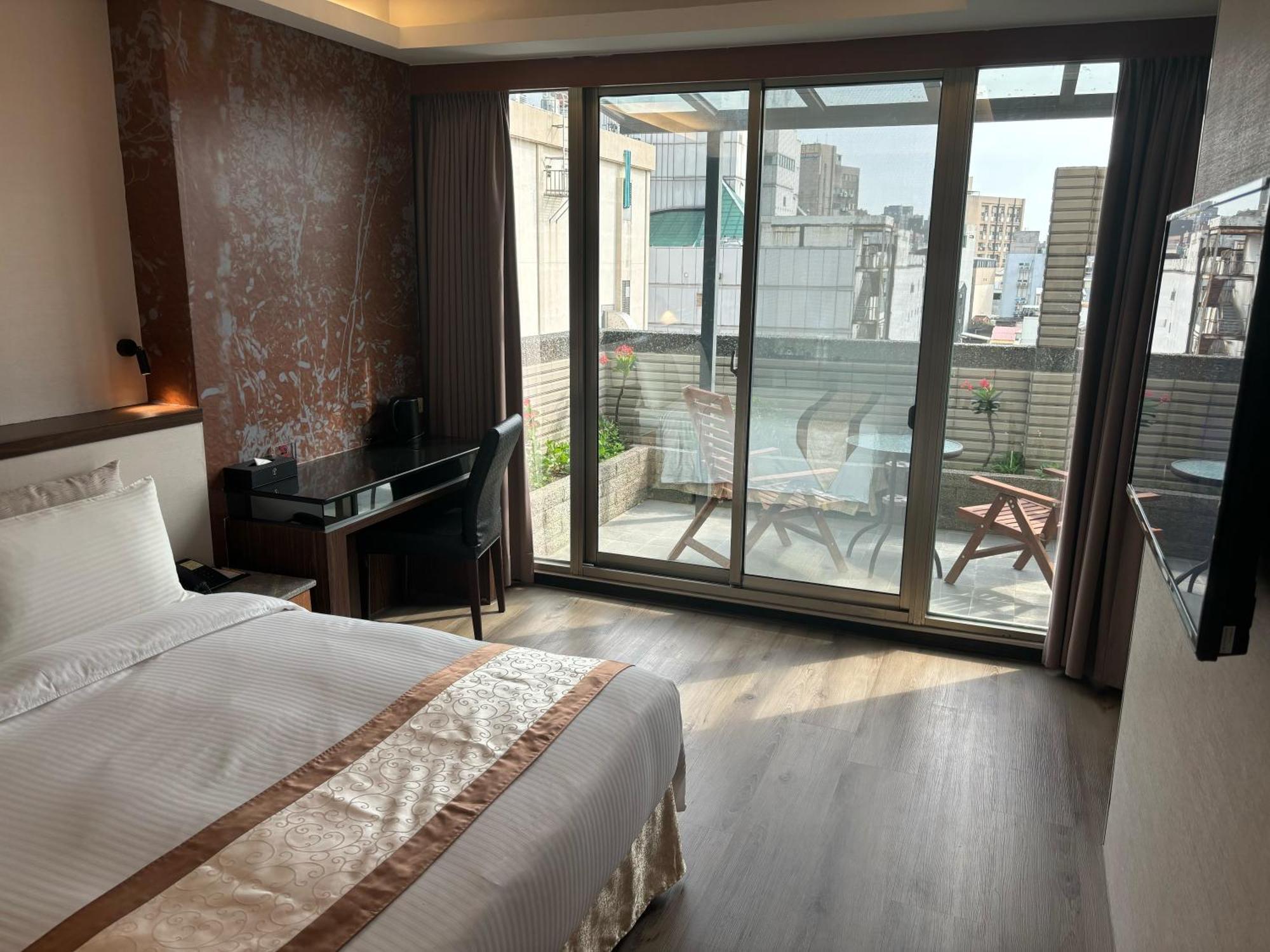 Yuhao Hotel - Hsinchu Branch Екстериор снимка