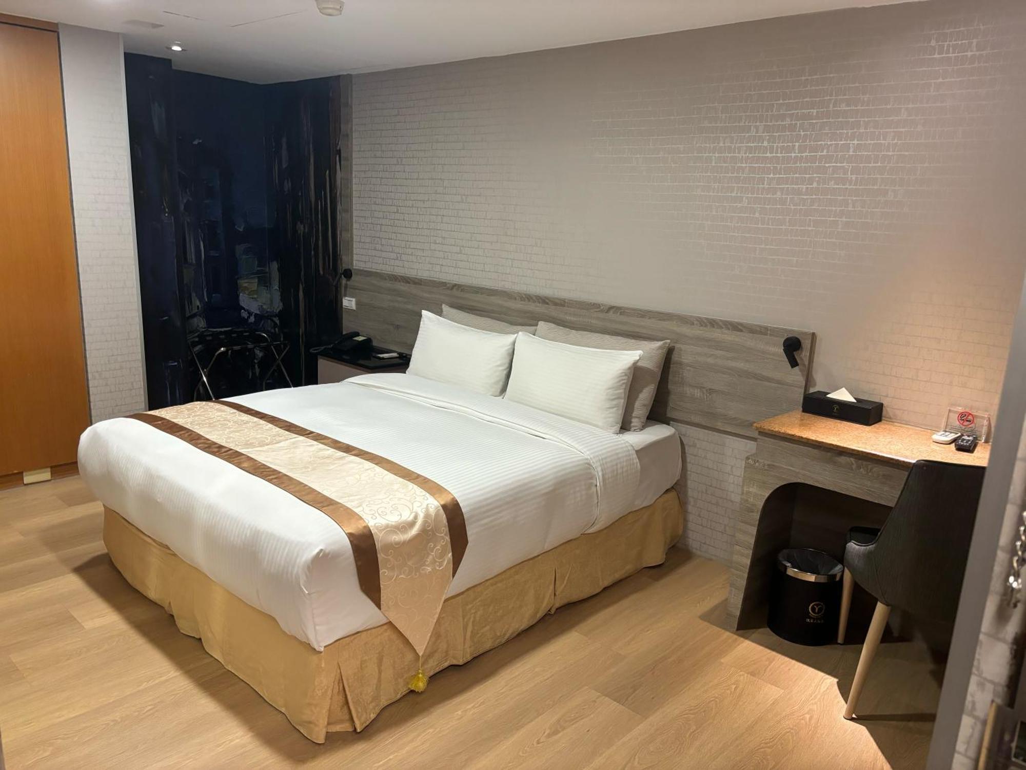 Yuhao Hotel - Hsinchu Branch Екстериор снимка