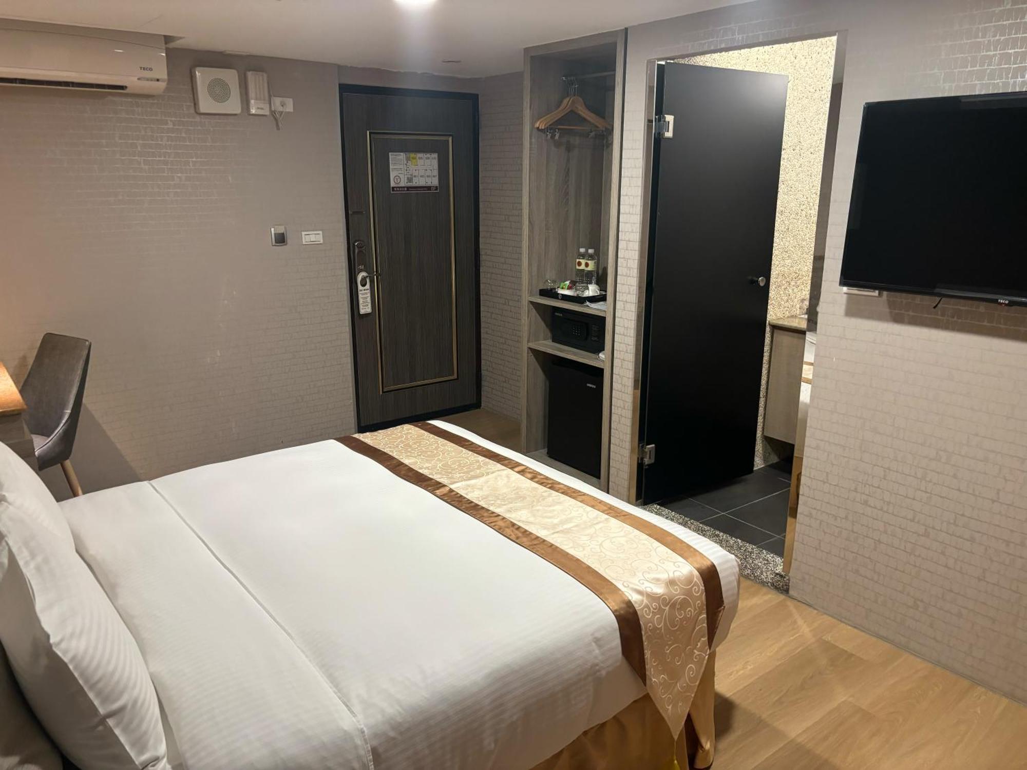 Yuhao Hotel - Hsinchu Branch Екстериор снимка