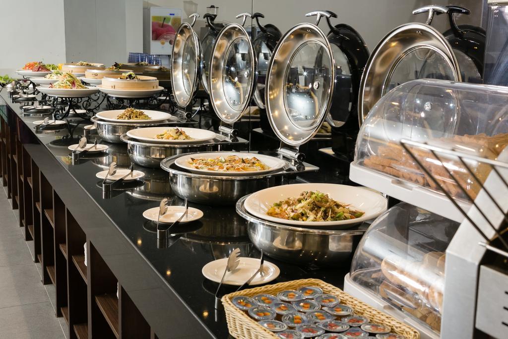 Yuhao Hotel - Hsinchu Branch Екстериор снимка