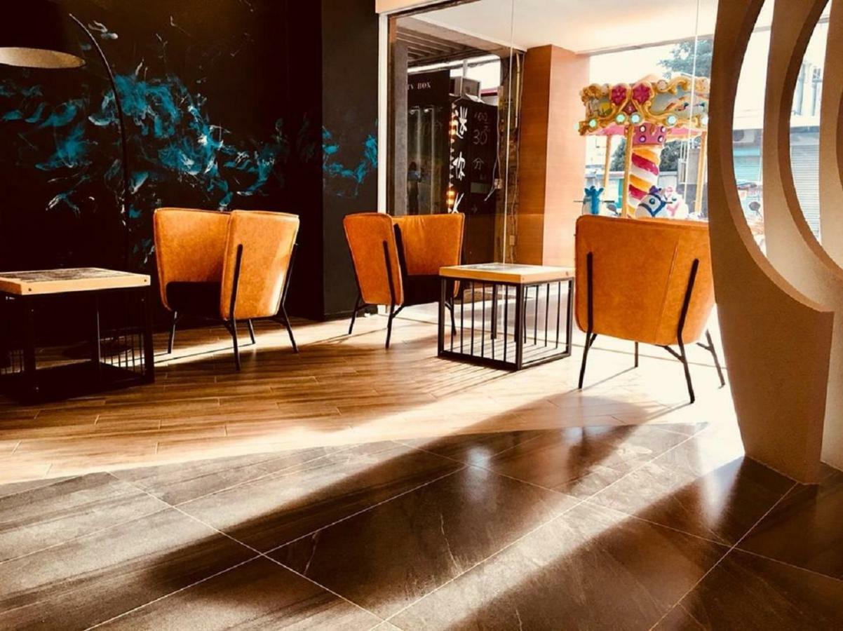 Yuhao Hotel - Hsinchu Branch Екстериор снимка